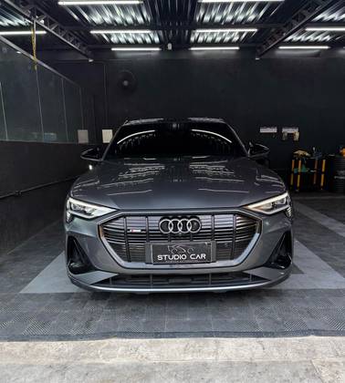 AUDI E-TRON ELÉTRICO SPORTBACK PERFORMANCE BLACK QUATTRO
